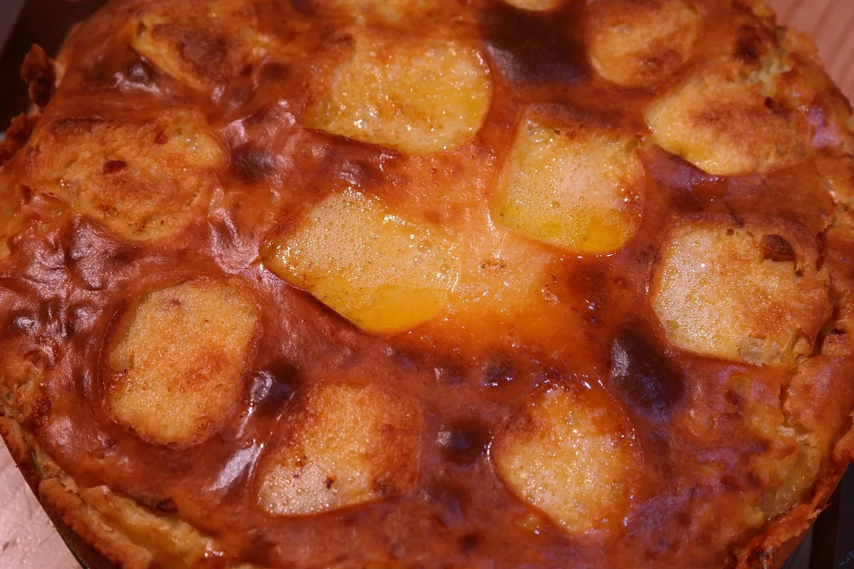Prato de comida brasileira caseira servido em tigela